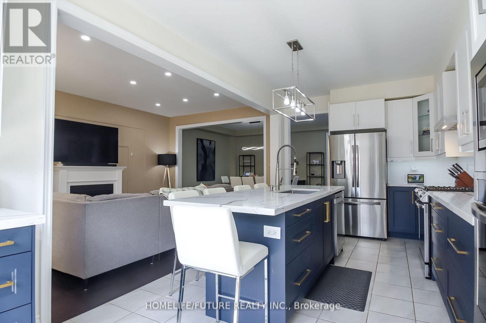27 Ogston Crescent, Whitby, Ontario  L1P 0H3 - Photo 9 - E13145010