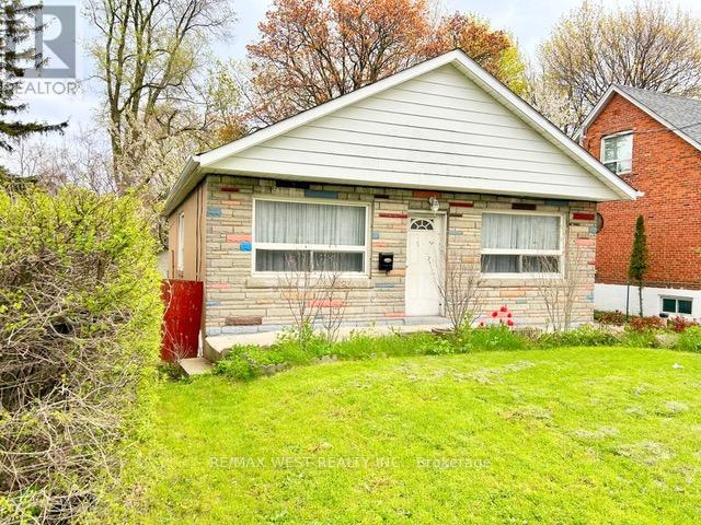2567 KINGSTON ROAD, Toronto, Ontario