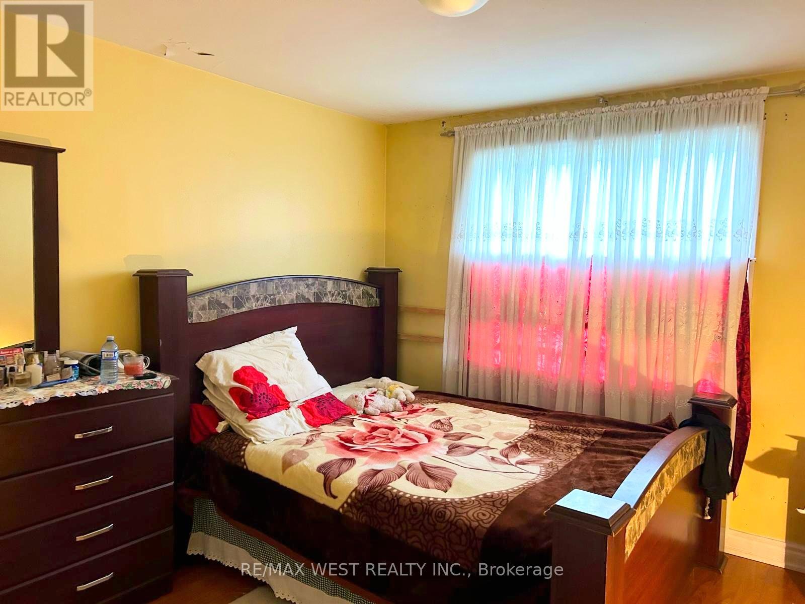 2567 Kingston Road, Toronto, Ontario  M1M 1M1 - Photo 9 - E13145054