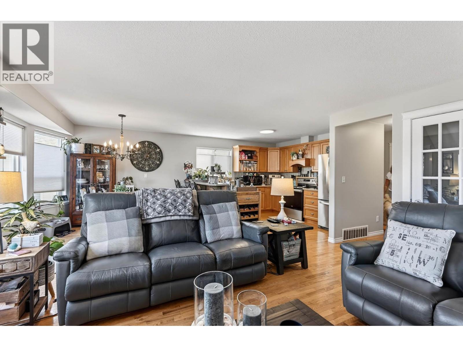 1996 Raven Drive, Kamloops, British Columbia  V2B 8P5 - Photo 7 - 10387814