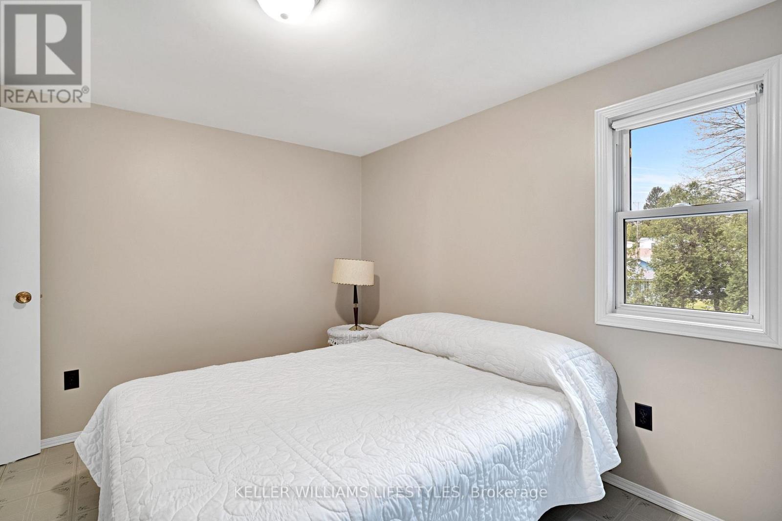 6493 West Parkway Drive, Lambton Shores, Ontario  N0N 1J2 - Photo 21 - X13135402