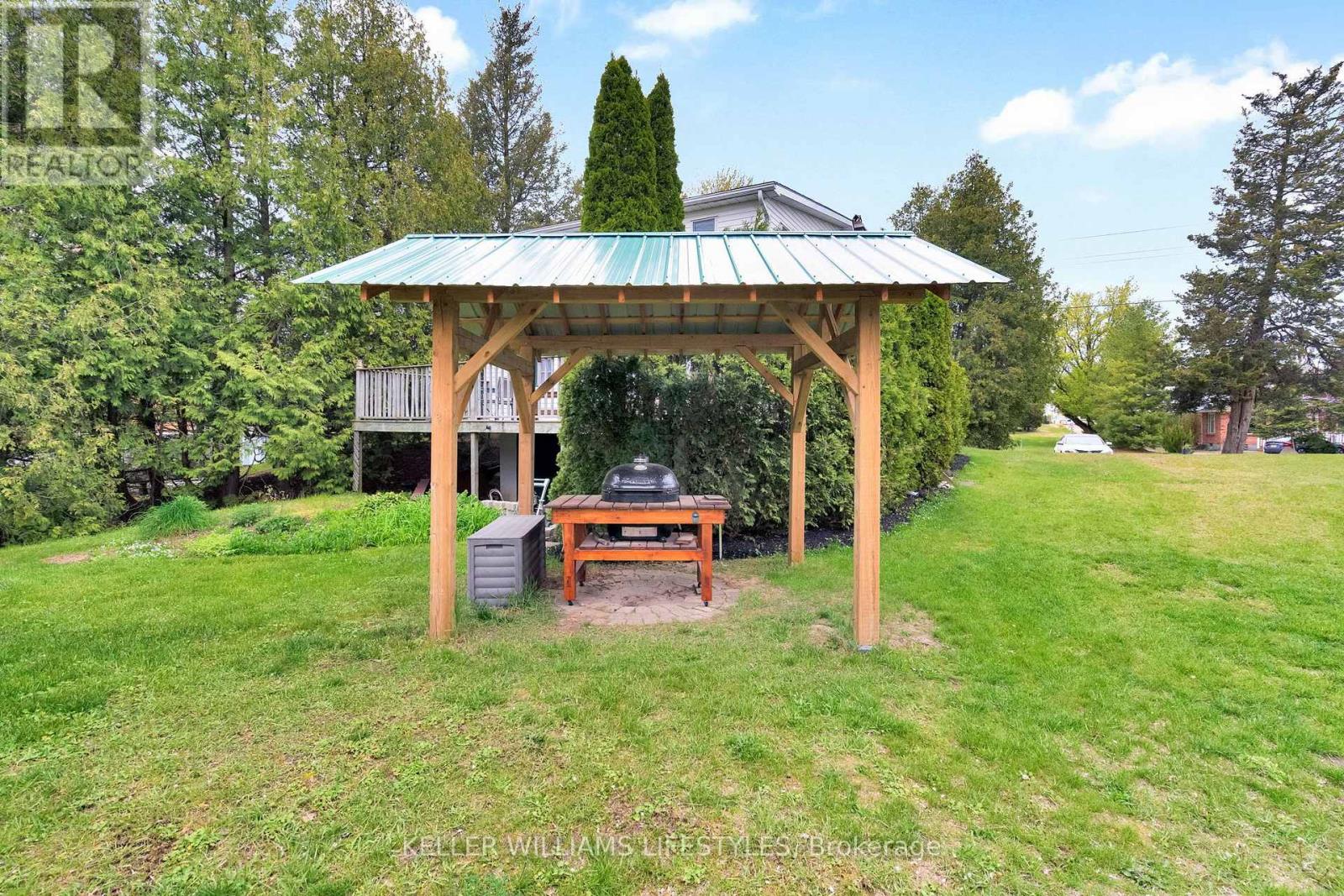 6493 West Parkway Drive, Lambton Shores, Ontario  N0N 1J2 - Photo 35 - X13135402