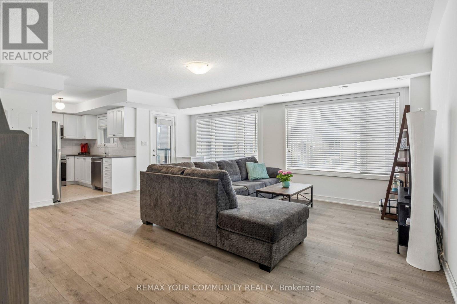 117 Appletree Lane, Barrie, Ontario  L6J 0N9 - Photo 4 - S13144430