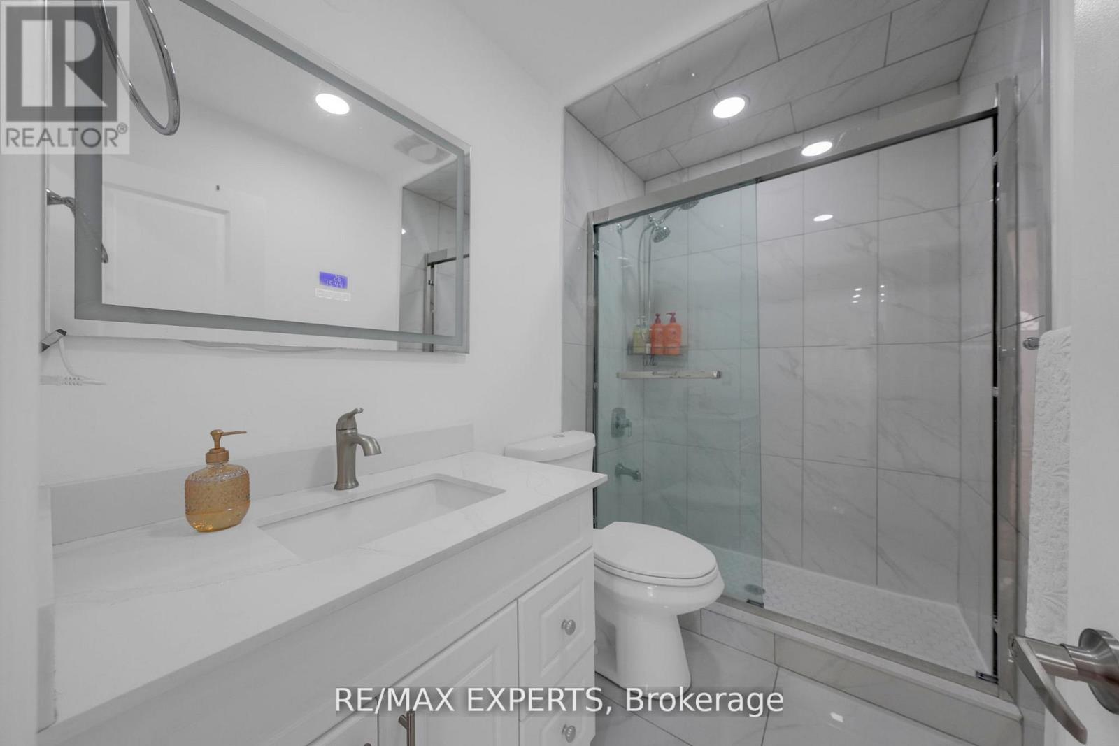 100 Wallasey Avenue, Toronto, Ontario  M9M 1E4 - Photo 10 - W13000222