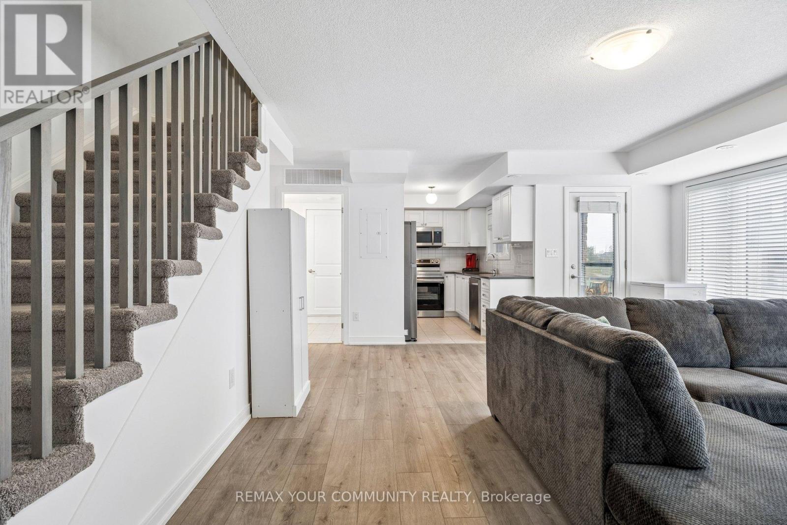 117 Appletree Lane, Barrie, Ontario  L6J 0N9 - Photo 5 - S13144430