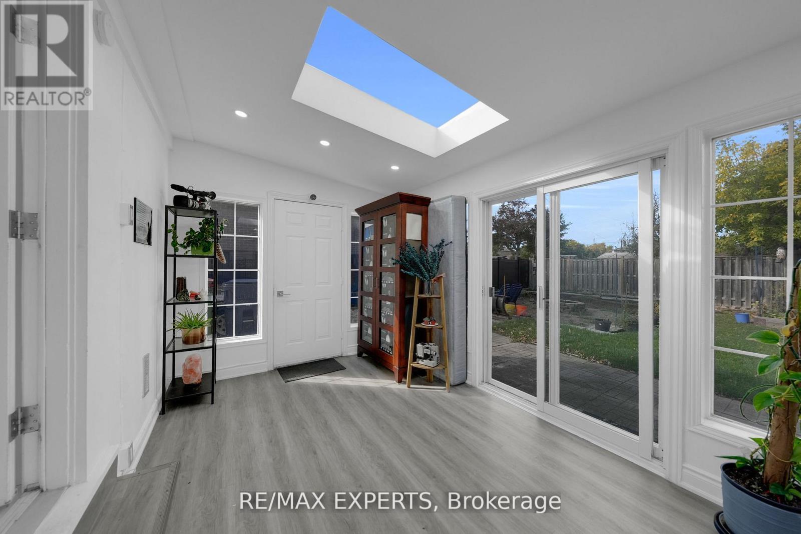 100 Wallasey Avenue, Toronto, Ontario  M9M 1E4 - Photo 24 - W13000222