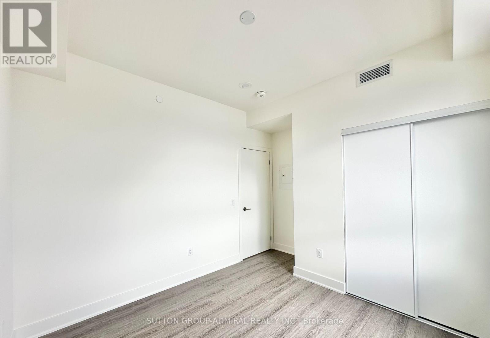304 - 185 Deerfield Road, Newmarket, Ontario  L3Y 0G7 - Photo 6 - N13144994