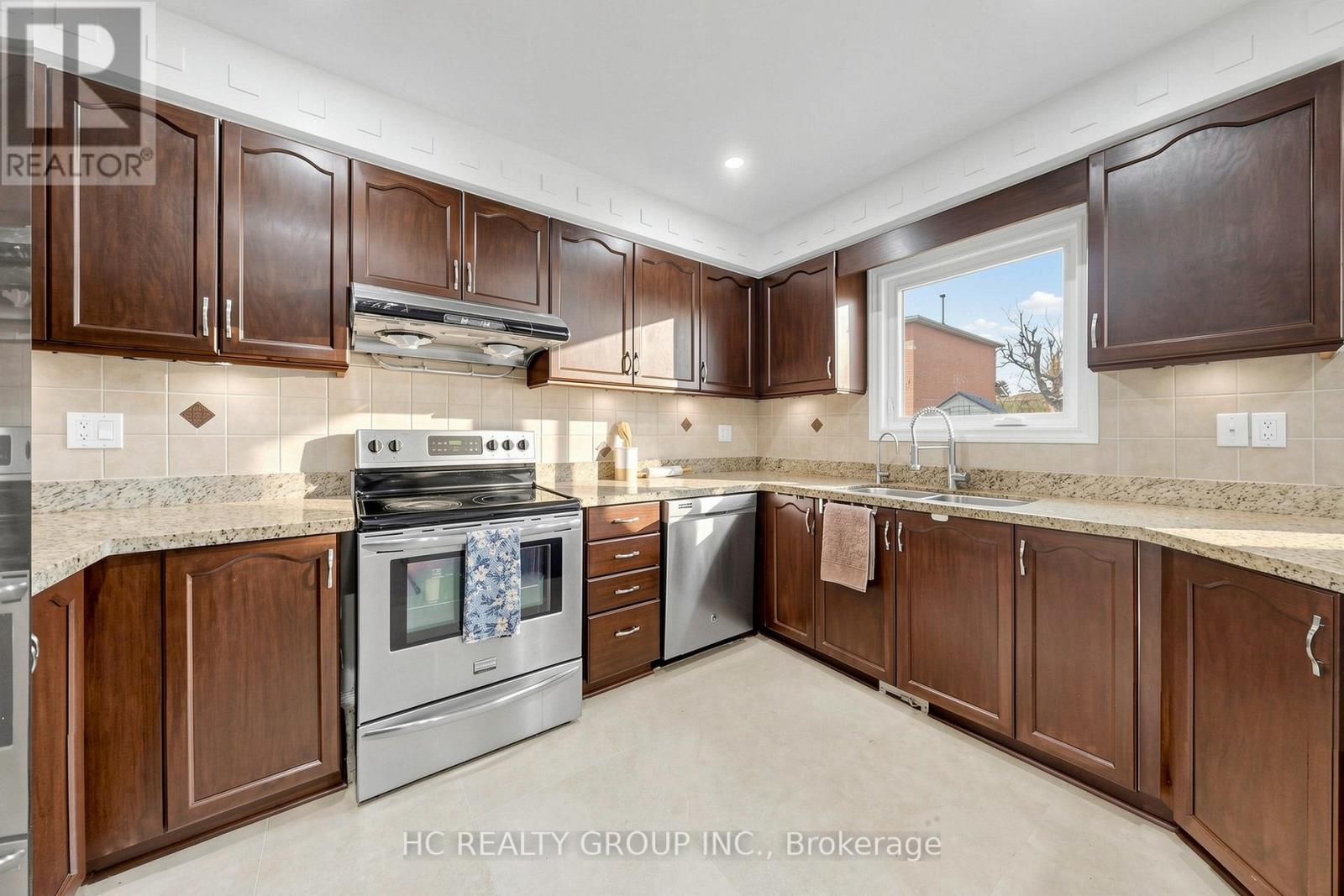 84 Viewmark Drive, Richmond Hill, Ontario  L4S 1E3 - Photo 15 - N13145004