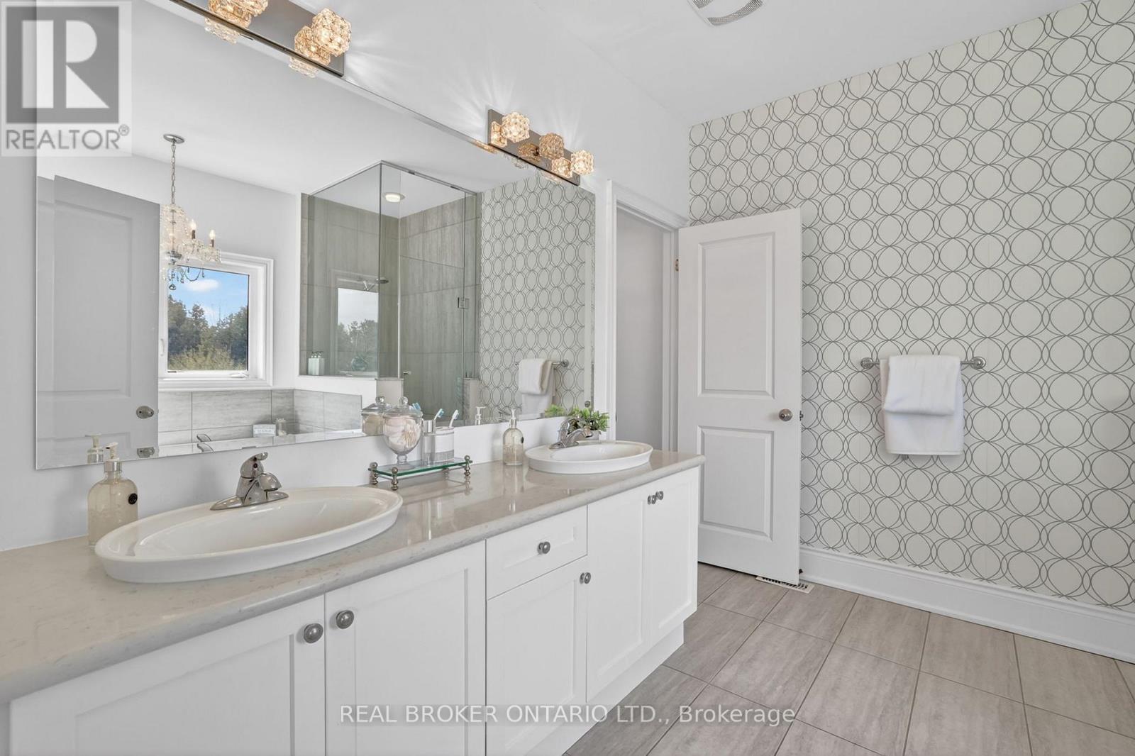 59 Manor Forest Road, East Gwillimbury, Ontario  L0G 1M0 - Photo 20 - N13145012