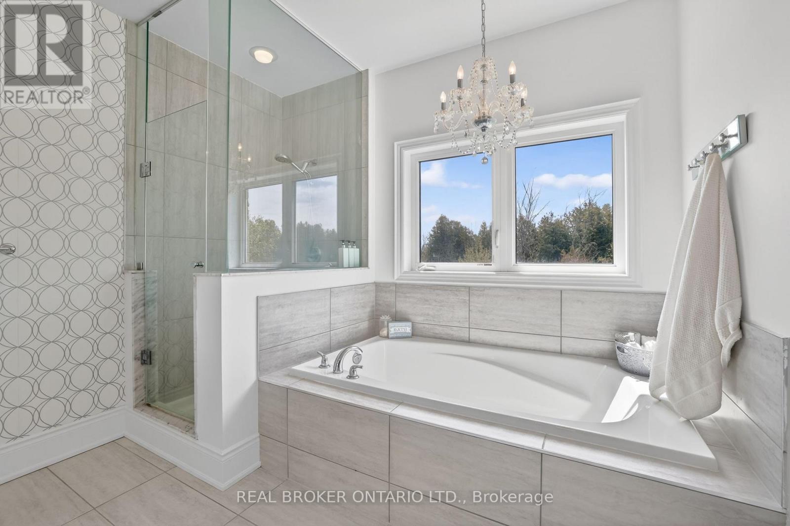 59 Manor Forest Road, East Gwillimbury, Ontario  L0G 1M0 - Photo 21 - N13145012