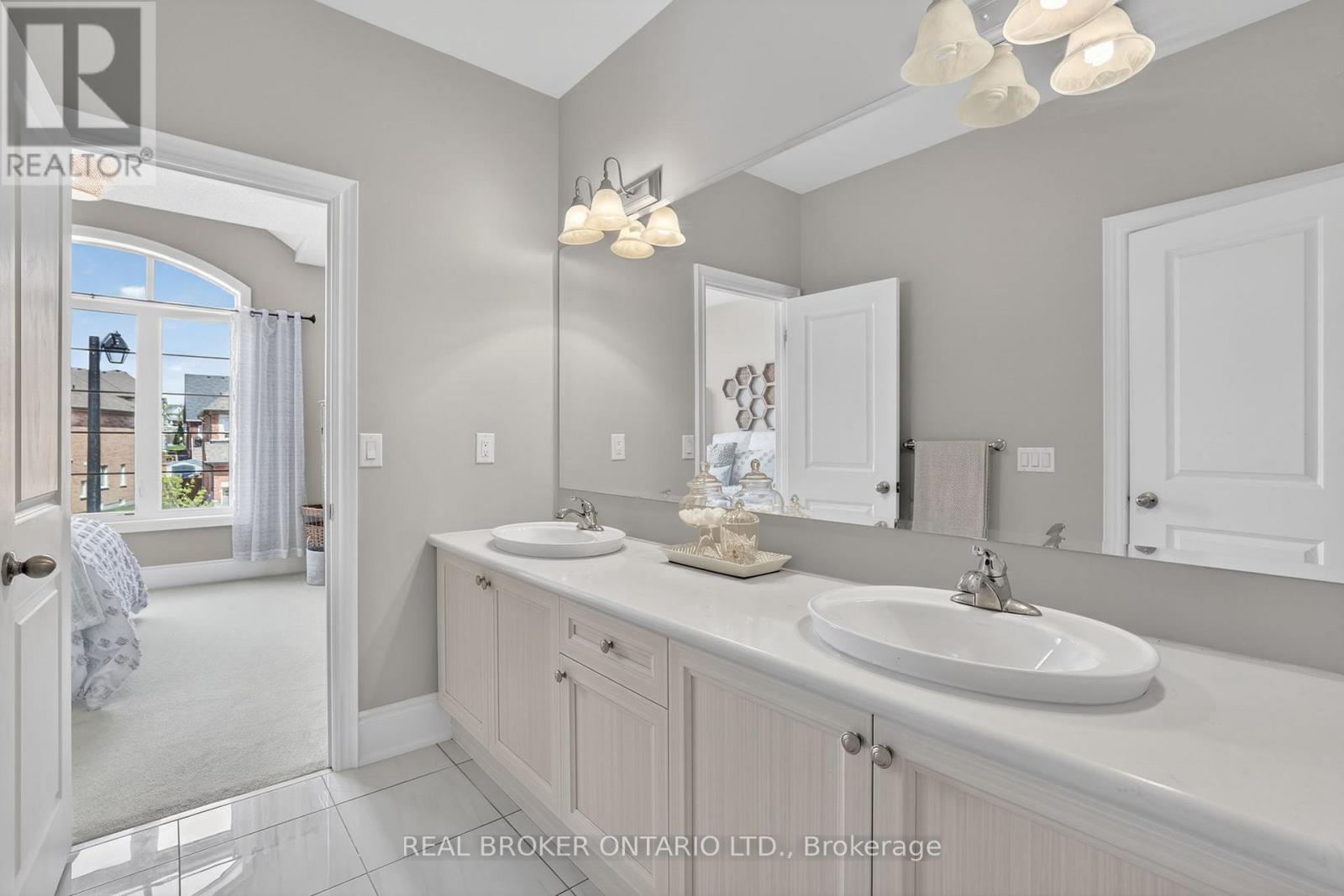 59 Manor Forest Road, East Gwillimbury, Ontario  L0G 1M0 - Photo 29 - N13145012