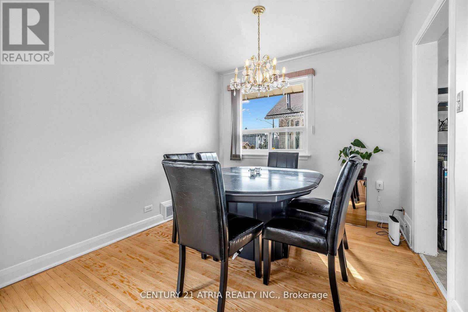 7 Rockport Crescent, Richmond Hill, Ontario  L4C 2L5 - Photo 9 - N13145024