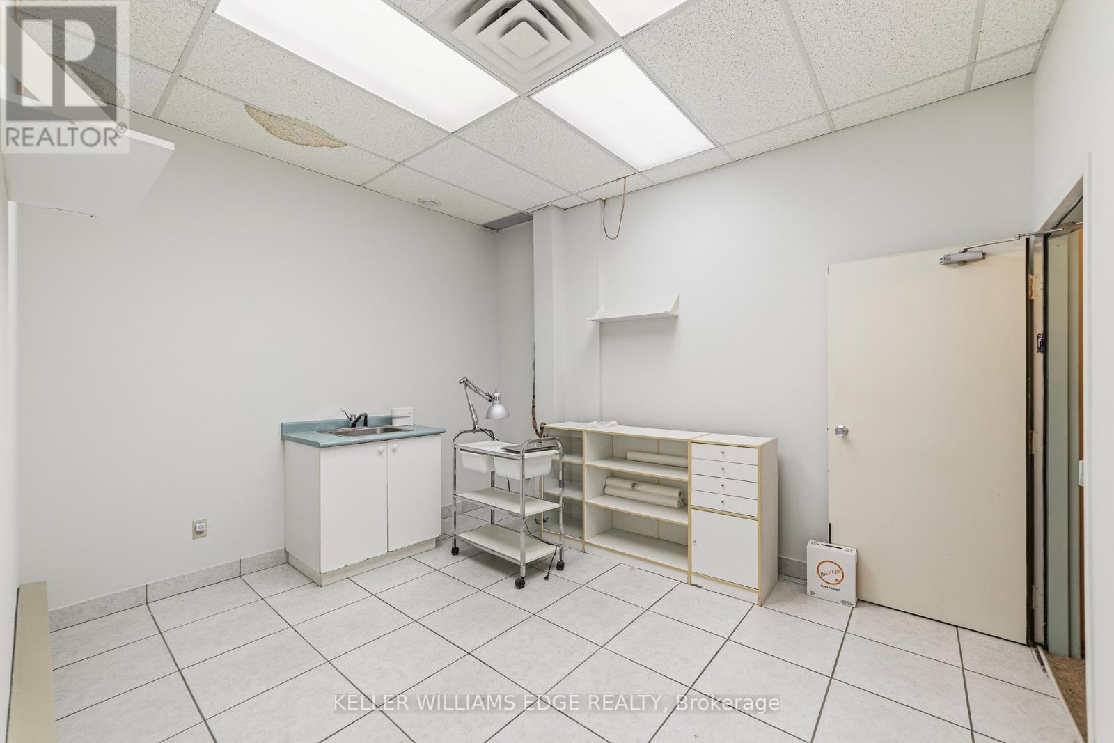 4136 Dundas Street W, Toronto, Ontario  M8X 1X3 - Photo 5 - W13142544