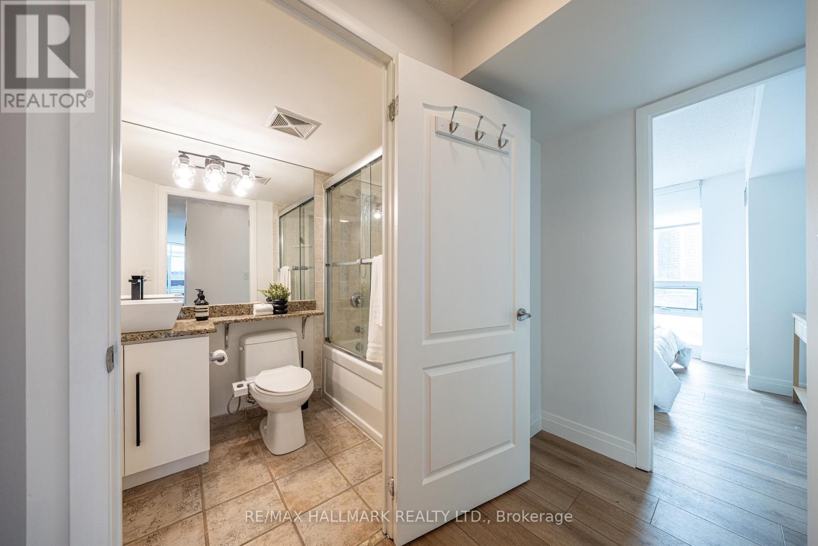 1120 - 231 Fort York Boulevard, Toronto, Ontario M5V 1B2 - Photo 13 - C12964232