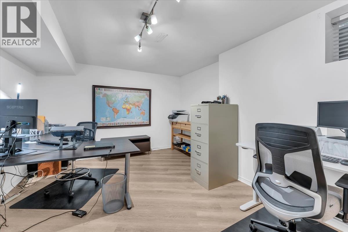 1705 Arbutus Place, Coquitlam, British Columbia  V3E 3K2 - Photo 33 - R3124695