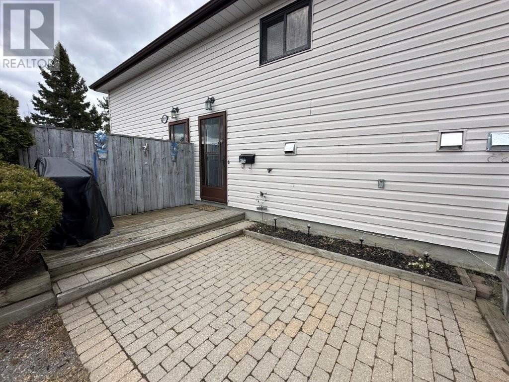 851 & 853 Newport Ave, Thunder Bay, Ontario  P7A 6K1 - Photo 16 - TB2601096