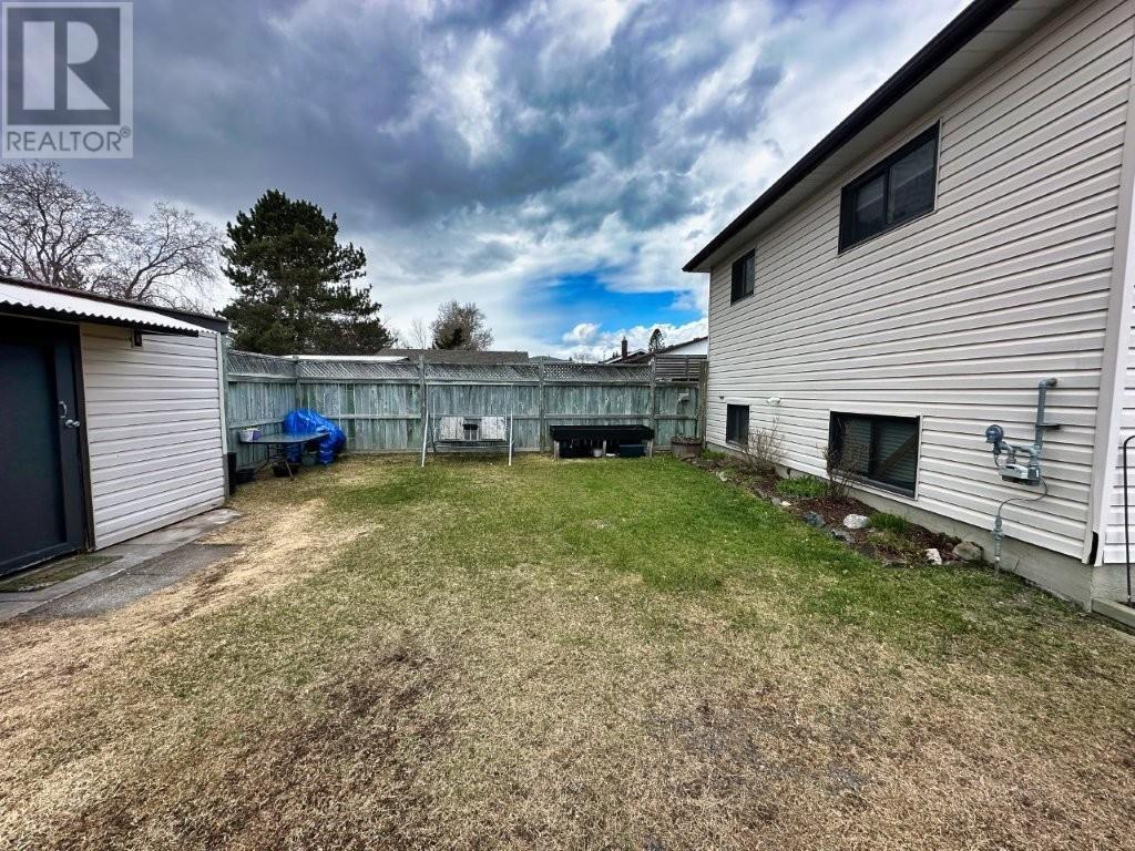 851 & 853 Newport Ave, Thunder Bay, Ontario  P7A 6K1 - Photo 47 - TB2601096