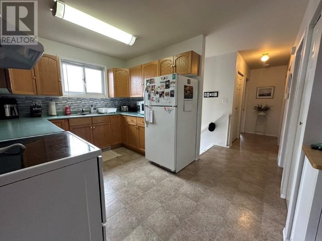 851 & 853 Newport Ave, Thunder Bay, Ontario  P7A 6K1 - Photo 8 - TB2601096