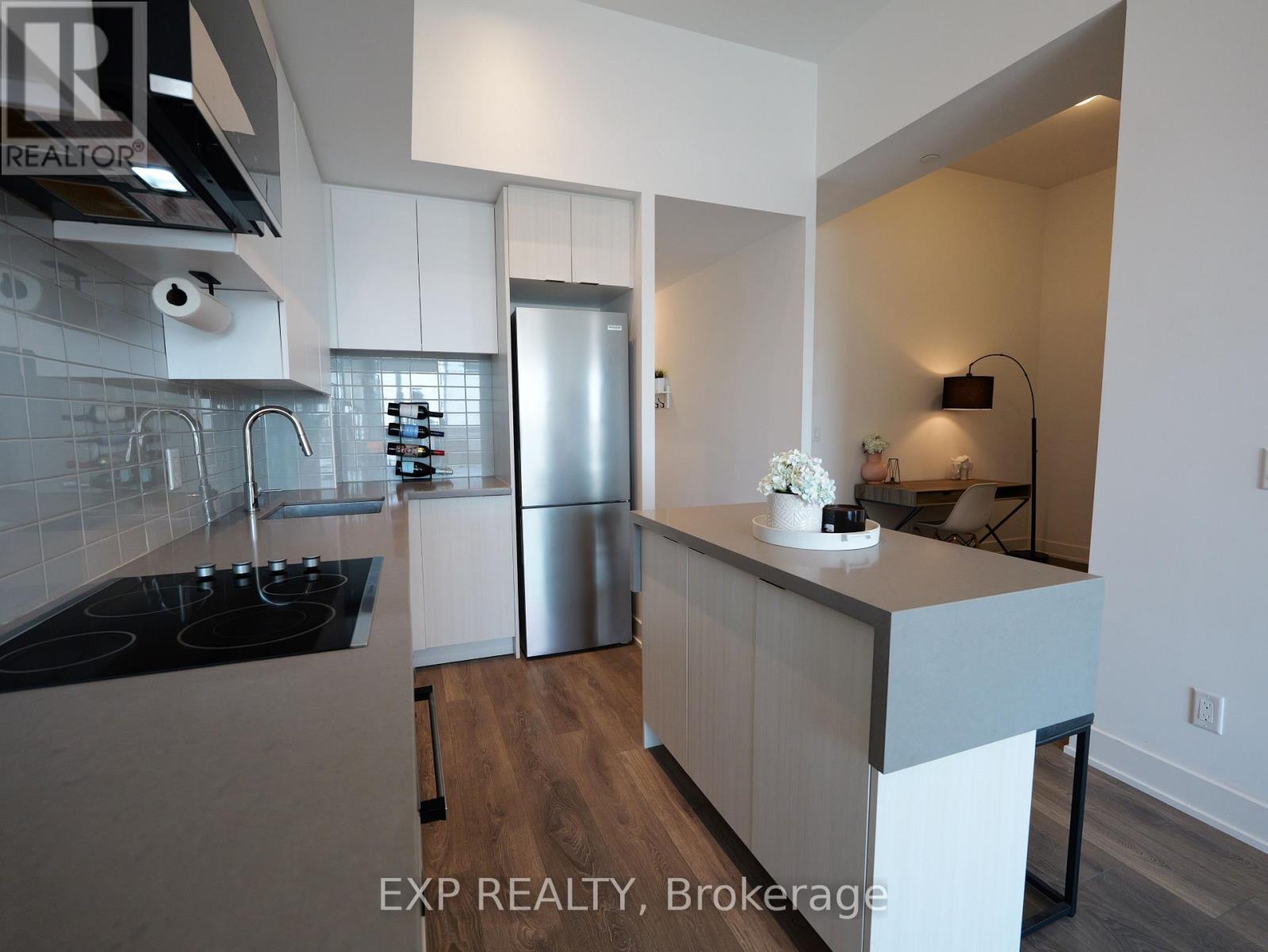 401 - 2481 Taunton Route, Oakville, Ontario  L6H 3R7 - Photo 5 - W13144922