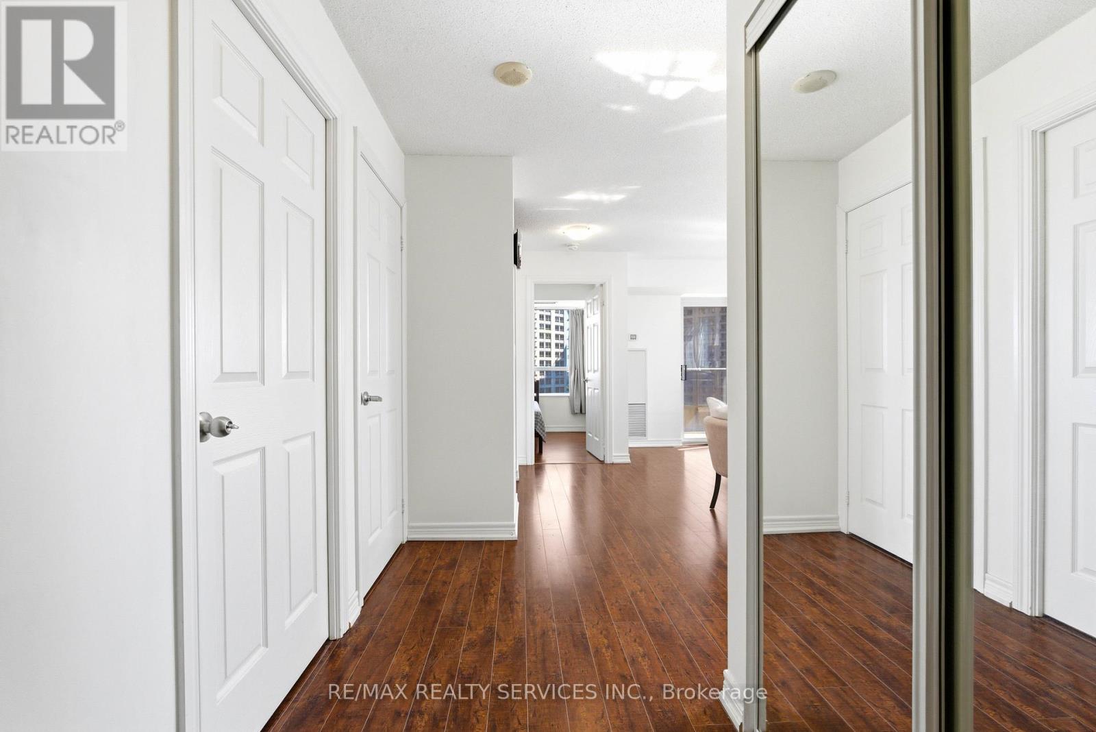 1711 - 310 Burnhamthorpe Road W, Mississauga, Ontario L5B 4P9 - Photo 9 - W13144960