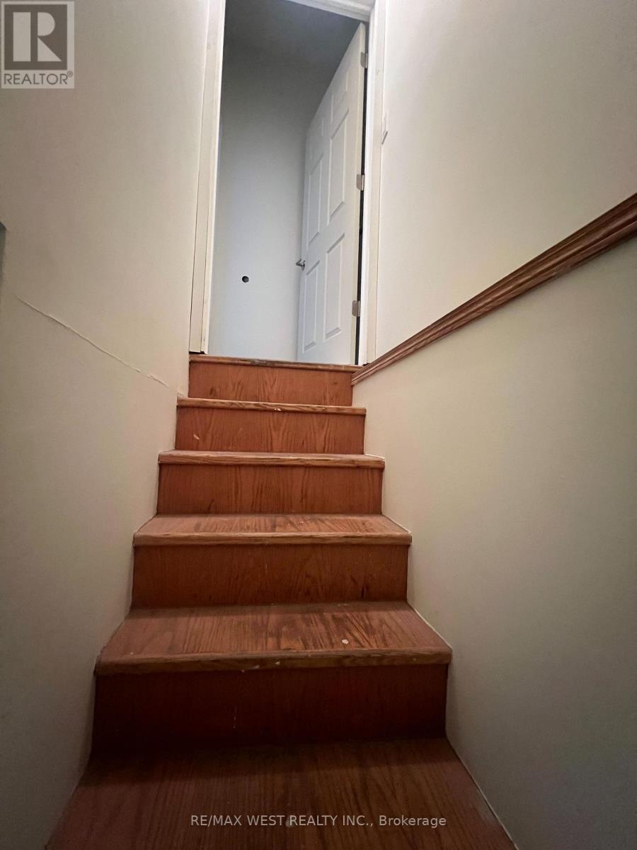 4 Lafleur Court, Brampton, Ontario L6Y 3L8 - Photo 18 - W13144964