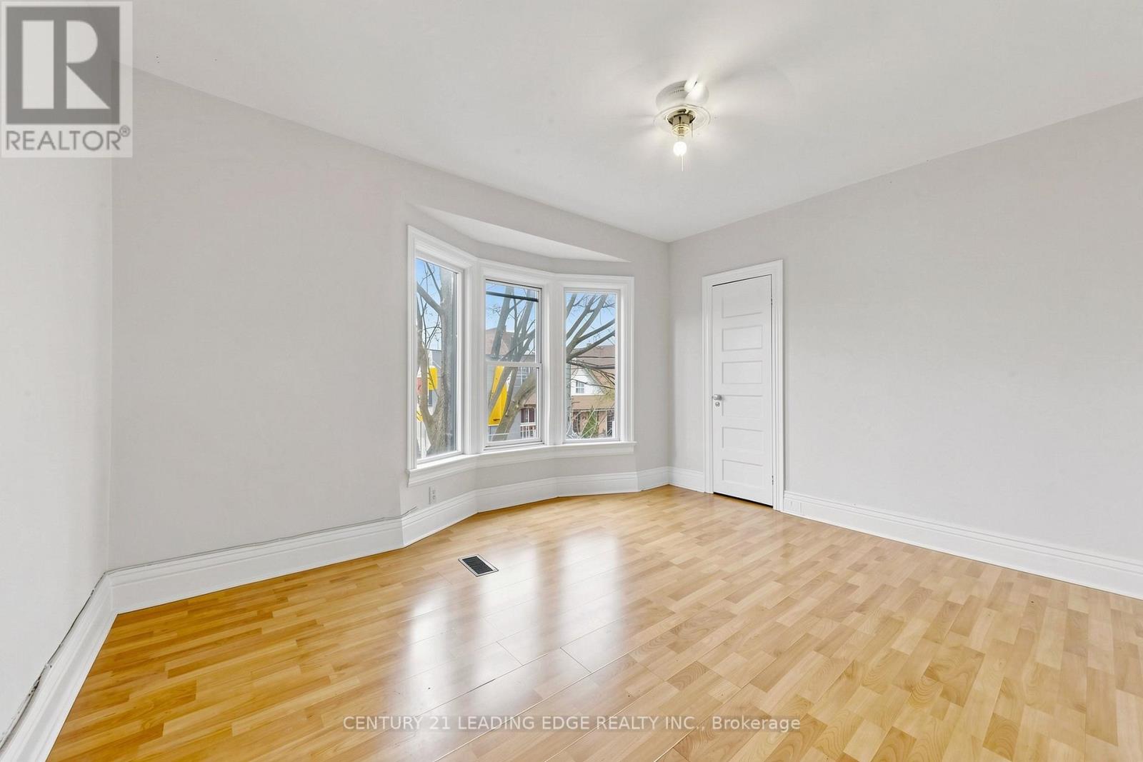 1132 Dufferin Street, Toronto, Ontario  M6H 4B6 - Photo 5 - W13145022