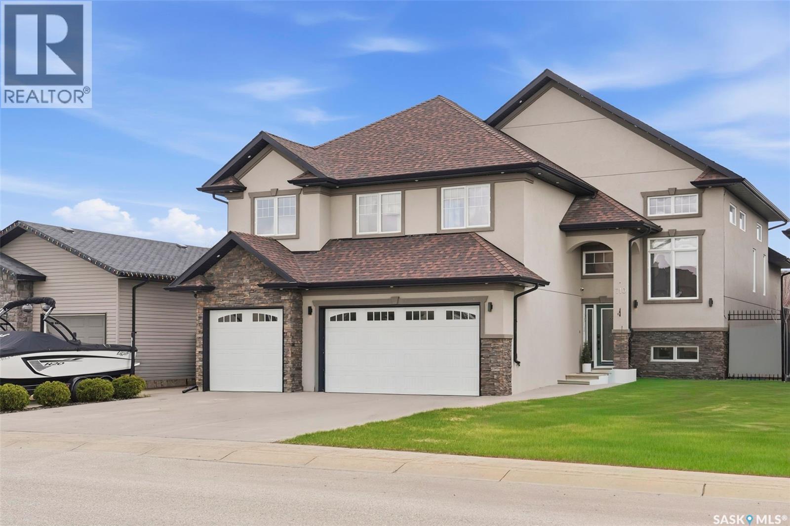710 Crystal Springs Drive, Warman, Saskatchewan  S0K 4S2 - Photo 2 - SK036381