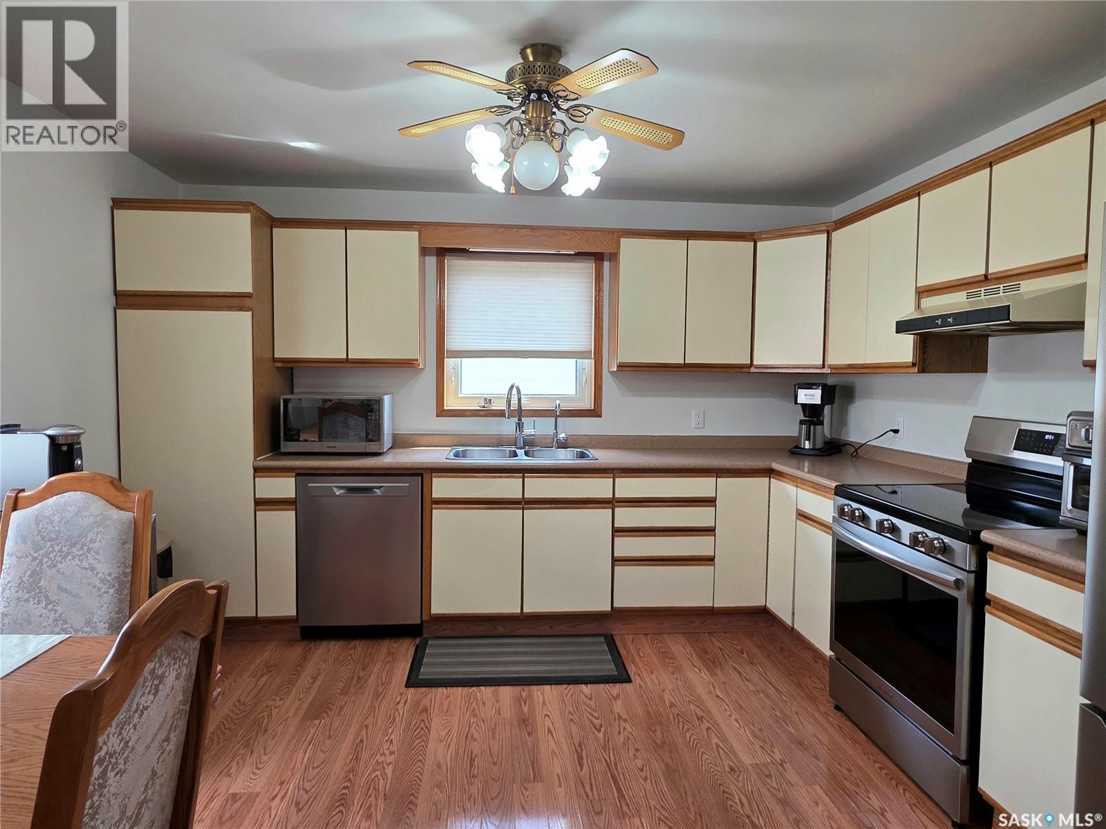 142 10th Avenue W, Melville, Saskatchewan  S0A 2P0 - Photo 18 - SK036341