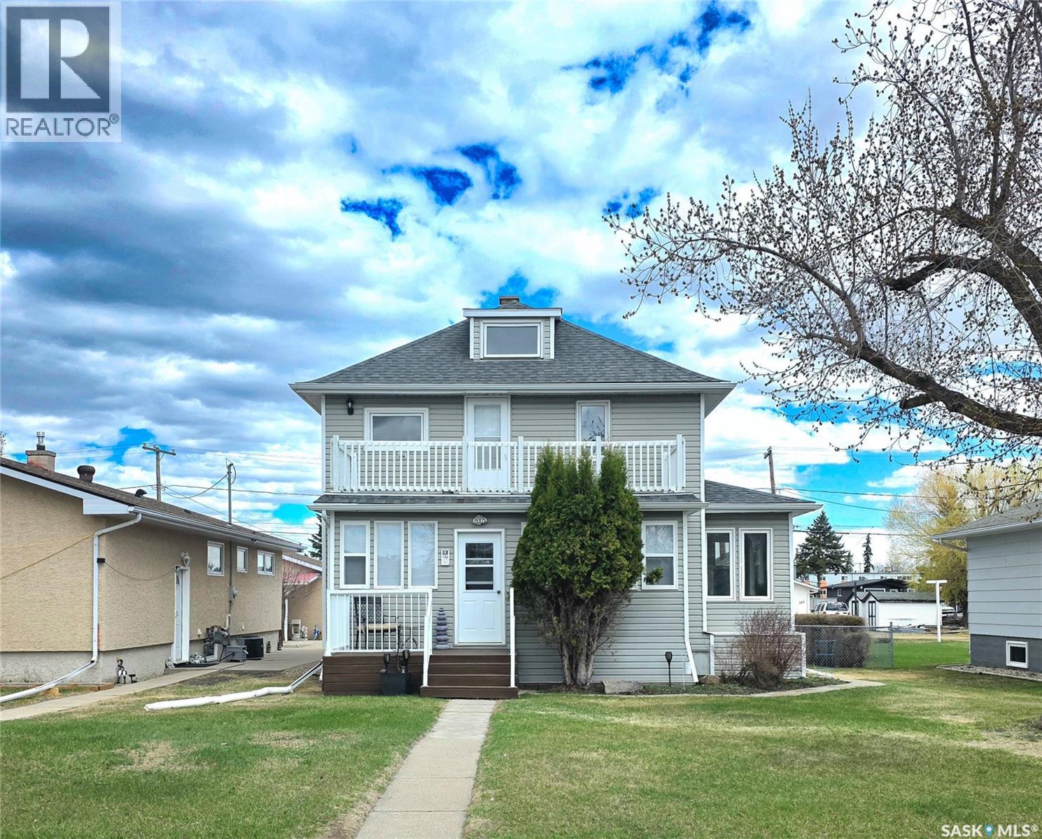 142 10th Avenue W, Melville, Saskatchewan  S0A 2P0 - Photo 2 - SK036341