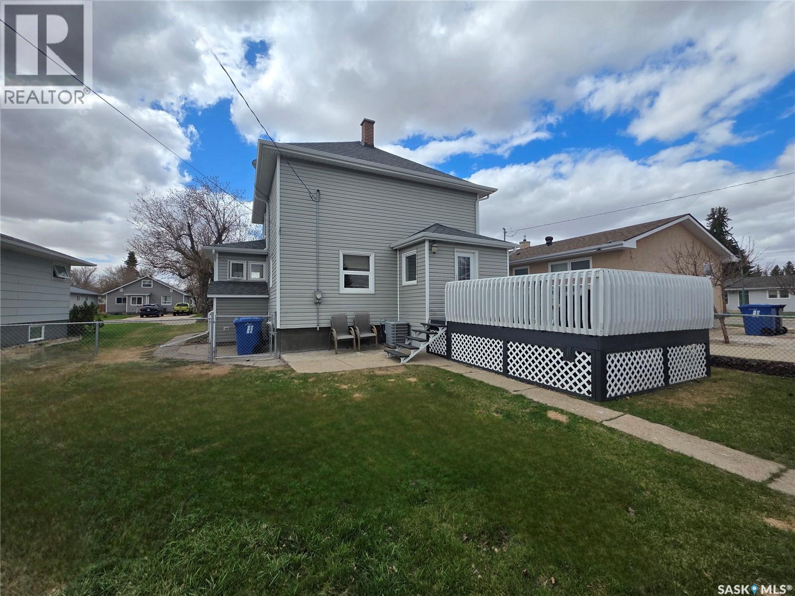 142 10th Avenue W, Melville, Saskatchewan  S0A 2P0 - Photo 3 - SK036341