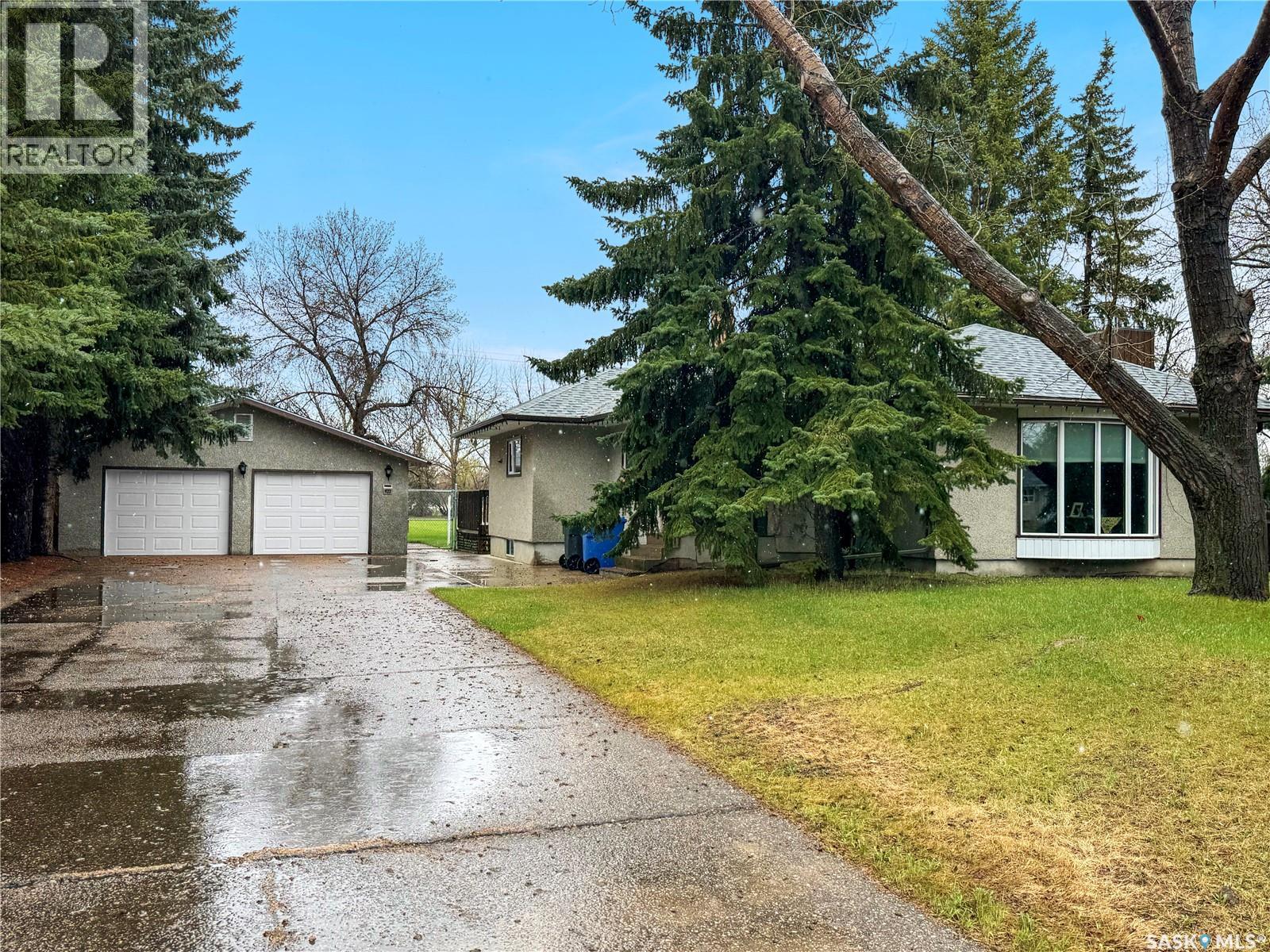 932 113th Street, North Battleford, Saskatchewan  S9A 2M1 - Photo 1 - SK036335