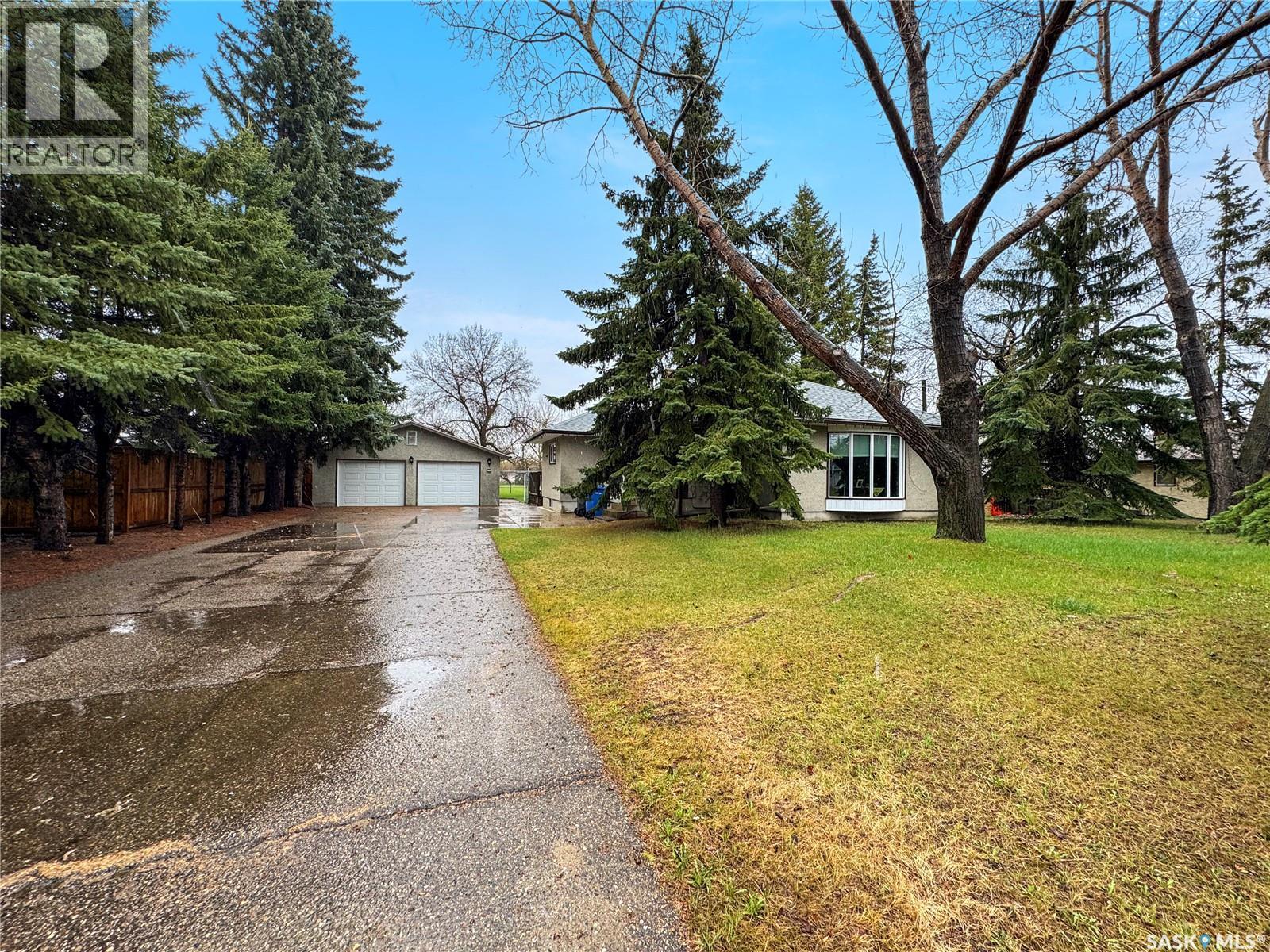 932 113th Street, North Battleford, Saskatchewan  S9A 2M1 - Photo 2 - SK036335