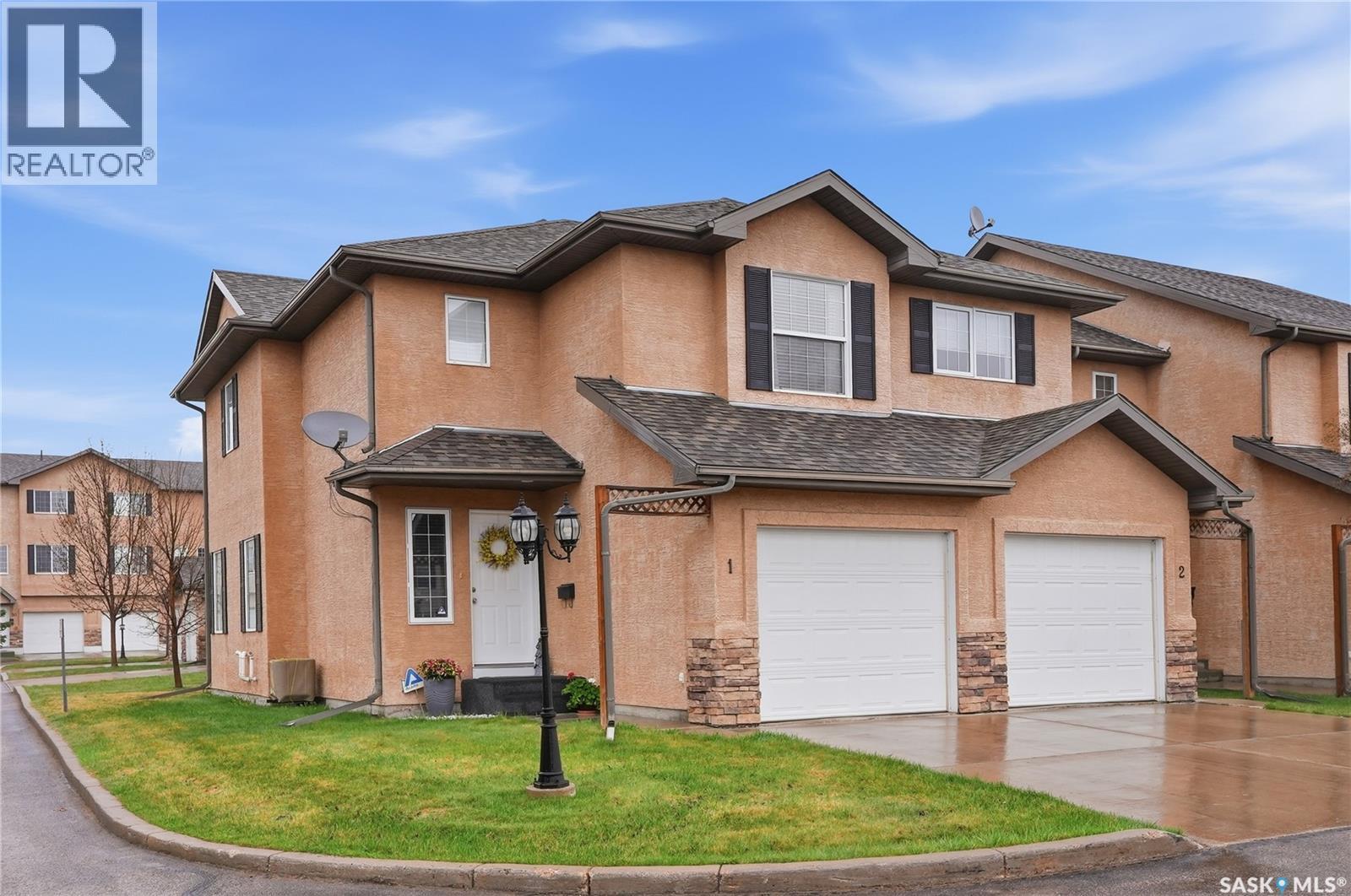 1 118 Pawlychenko LANE, Saskatoon, Saskatchewan