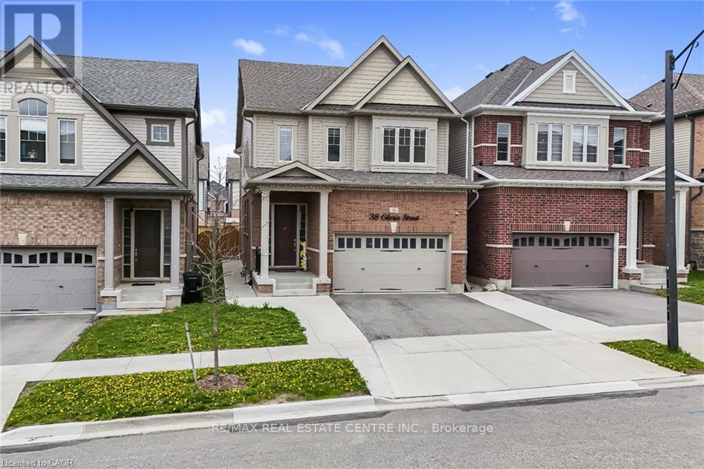 38 Gloria Street, Kitchener, Ontario  N2R 0R1 - Photo 2 - X13144990