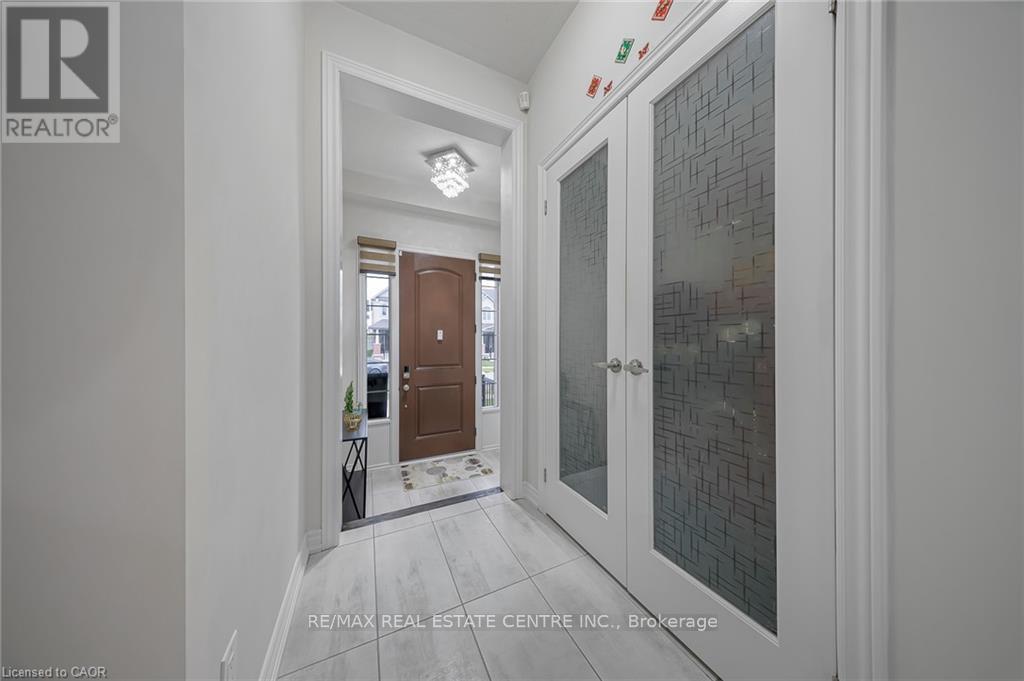 38 Gloria Street, Kitchener, Ontario  N2R 0R1 - Photo 5 - X13144990