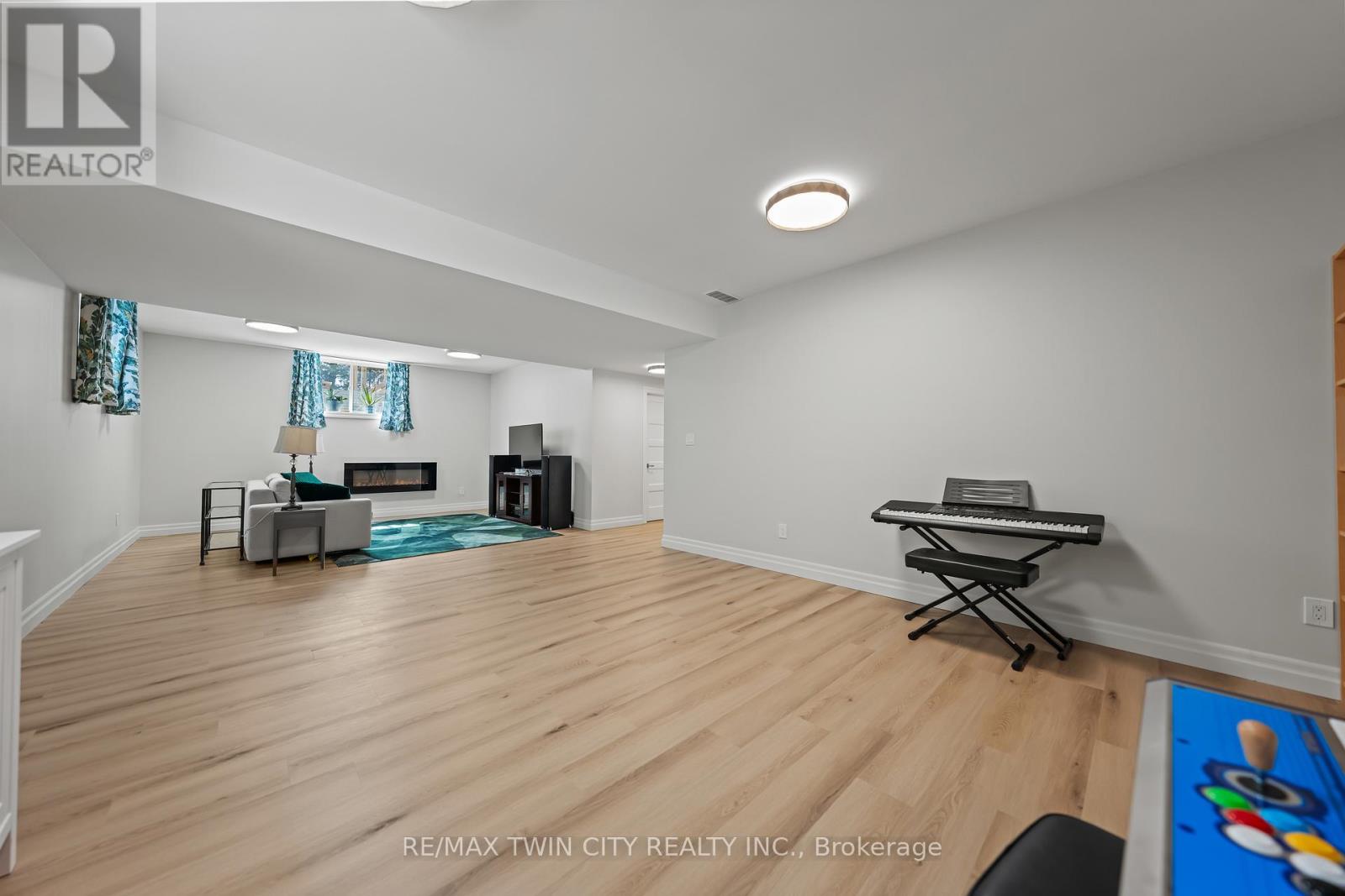303 Castlefield Avenue, Waterloo, Ontario  N2K 2M4 - Photo 38 - X13145078