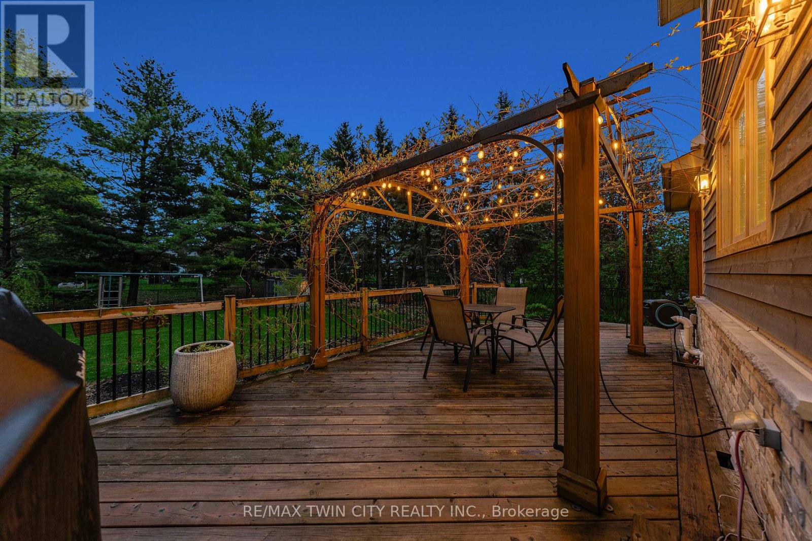 303 Castlefield Avenue, Waterloo, Ontario  N2K 2M4 - Photo 42 - X13145078