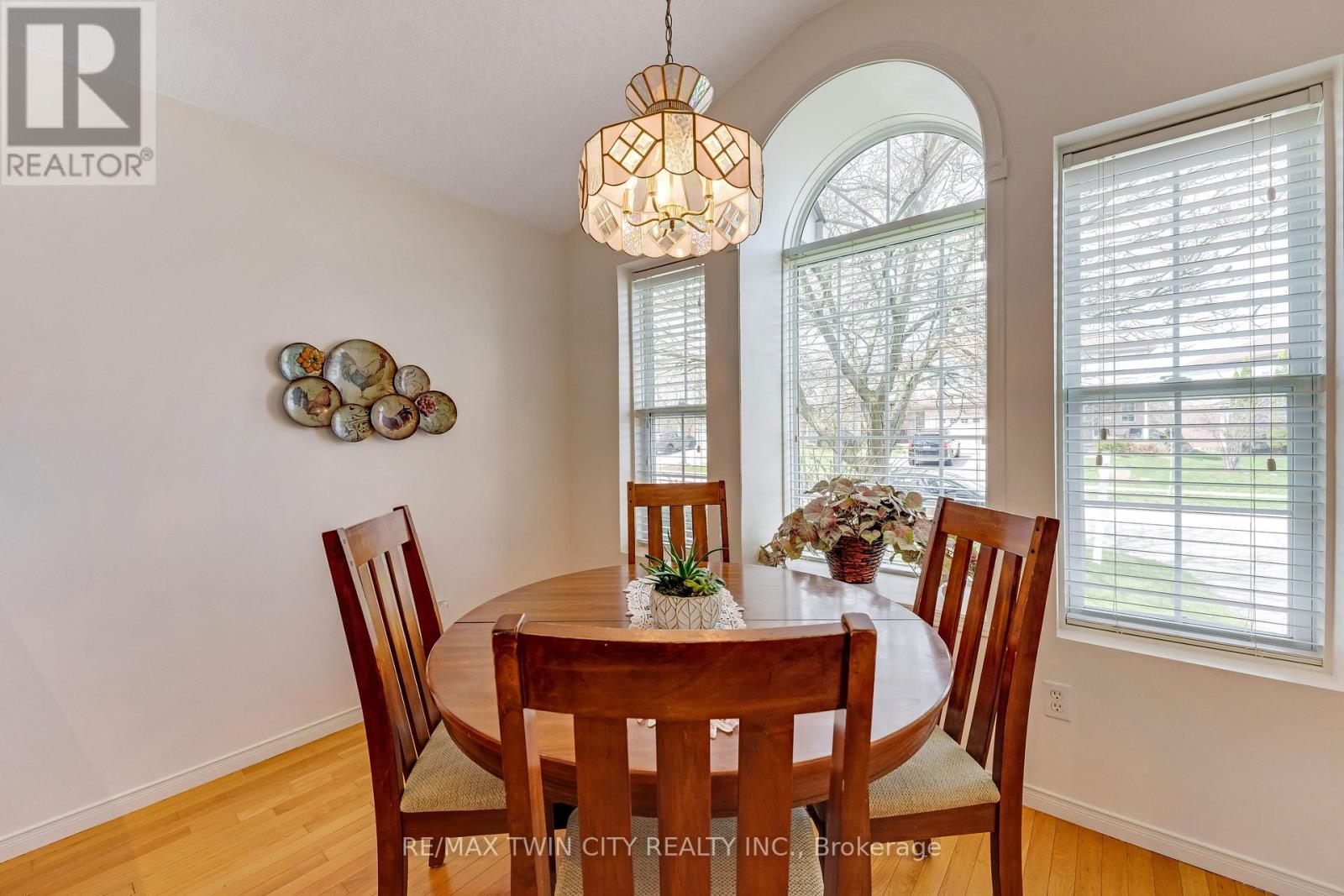 550 Dansbury Drive, Waterloo, Ontario  N2K 4E2 - Photo 9 - X13145094
