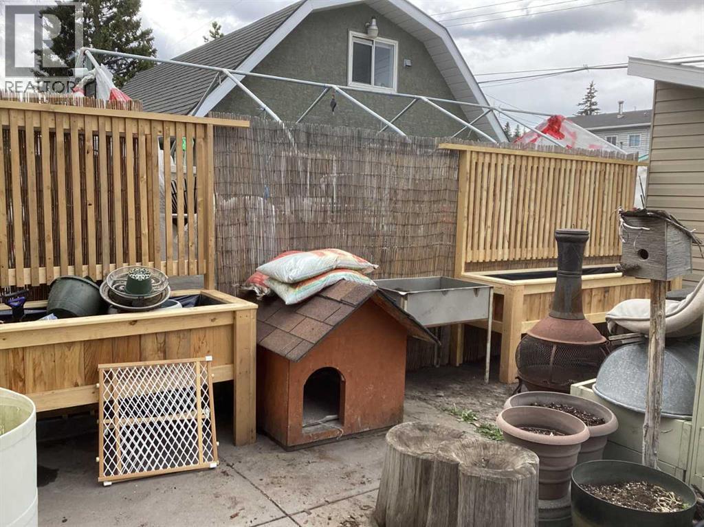 103b Laurel Square, Hinton, Alberta  T7V 1P3 - Photo 38 - A2295362