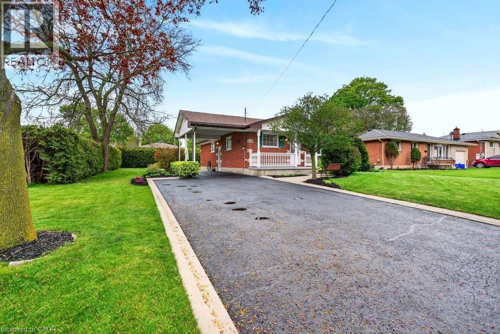 93 VARADI Avenue, Brantford, Ontario