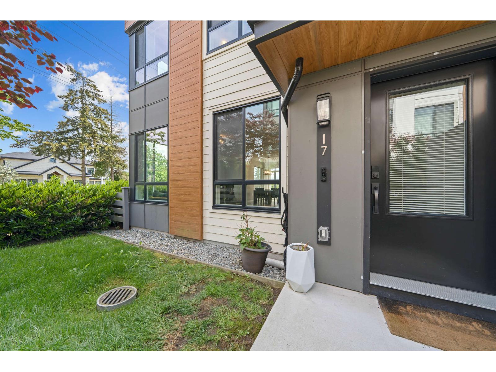 17 15151 EDMUND STREET, Surrey, British Columbia