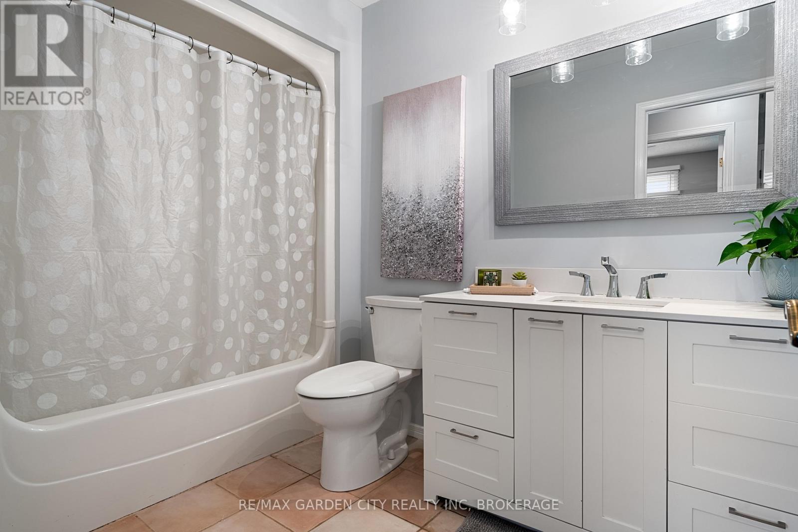 28 Fox Trail Drive, St. Catharines, Ontario  L2S 3T7 - Photo 24 - X13145348