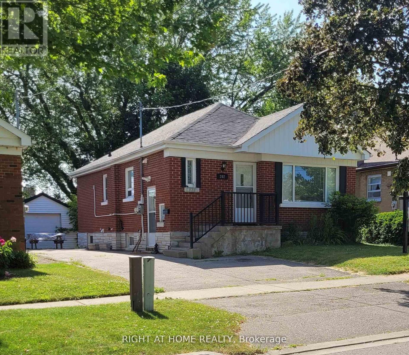 Main - 202 Cadillac Avenue S, Oshawa, Ontario  L1H 5Z7 - Photo 1 - E13145130