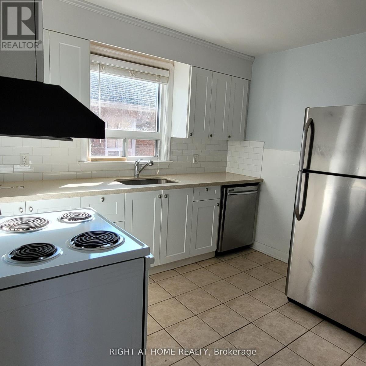 Main - 202 Cadillac Avenue S, Oshawa, Ontario  L1H 5Z7 - Photo 3 - E13145130