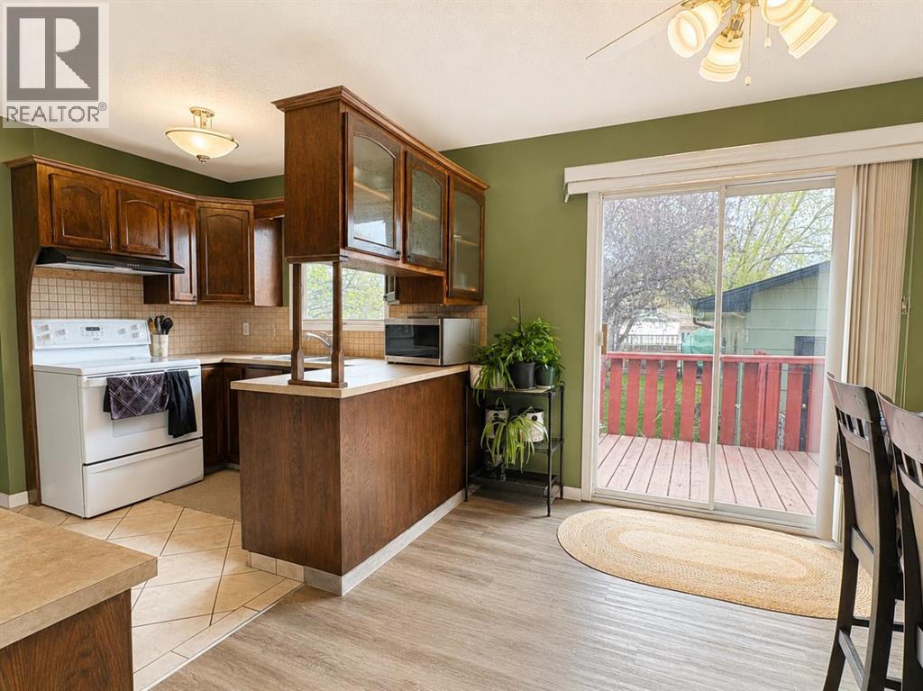 5748 55 Street, Rocky Mountain House, Alberta  T4T 1J7 - Photo 8 - A2310649