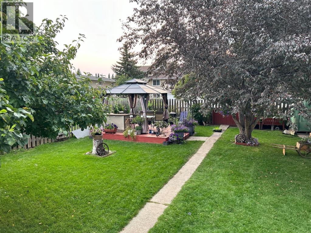 5748 55 Street, Rocky Mountain House, Alberta  T4T 1J7 - Photo 3 - A2310649