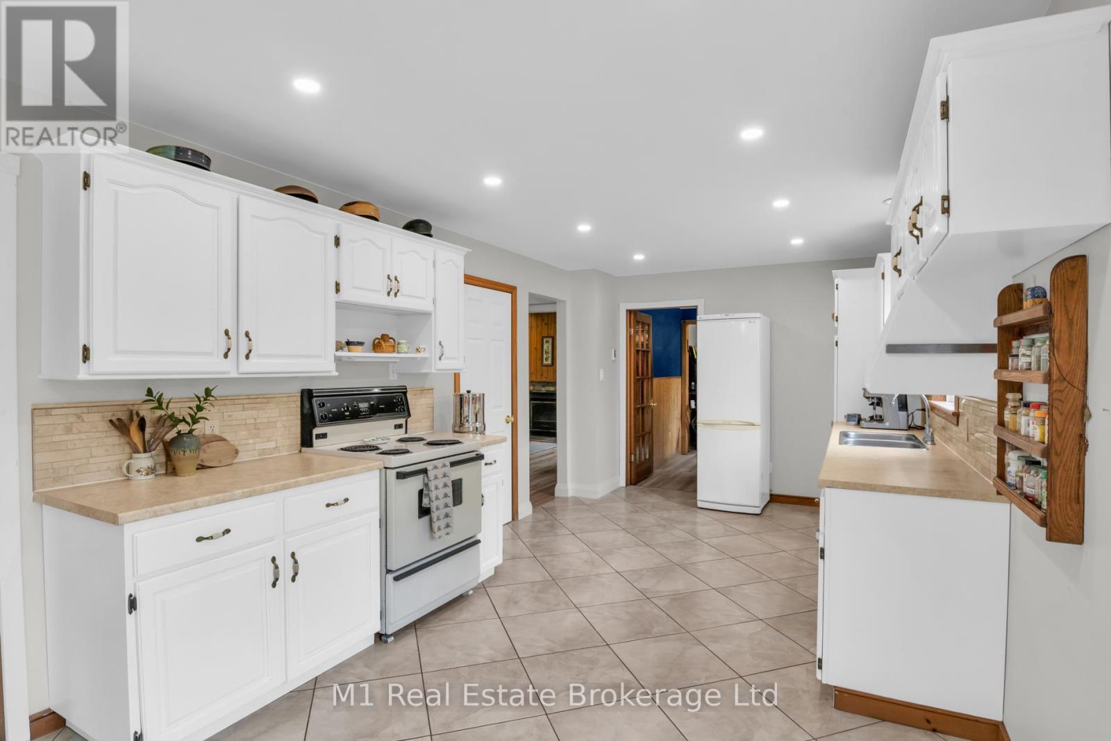 6220 Fifth Line, Centre Wellington, Ontario  N1M 2W5 - Photo 9 - X13145294