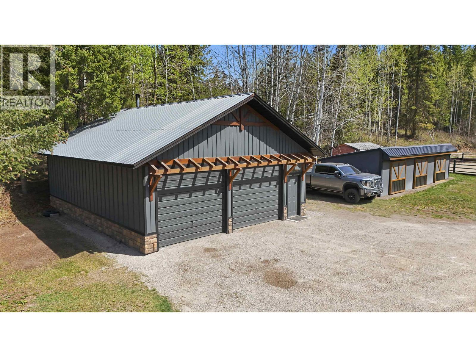 240 Likely Road, 150 Mile House, British Columbia  V0K 2G0 - Photo 11 - R3118877