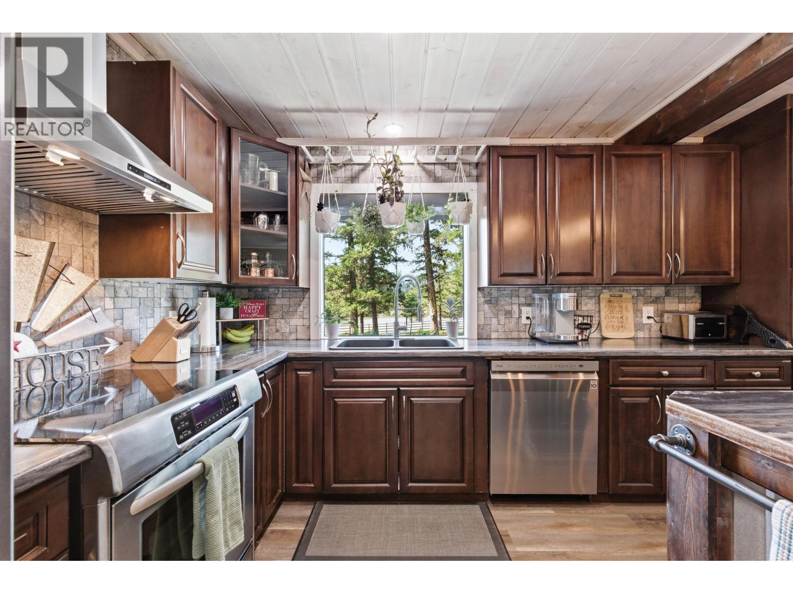 240 Likely Road, 150 Mile House, British Columbia  V0K 2G0 - Photo 20 - R3118877