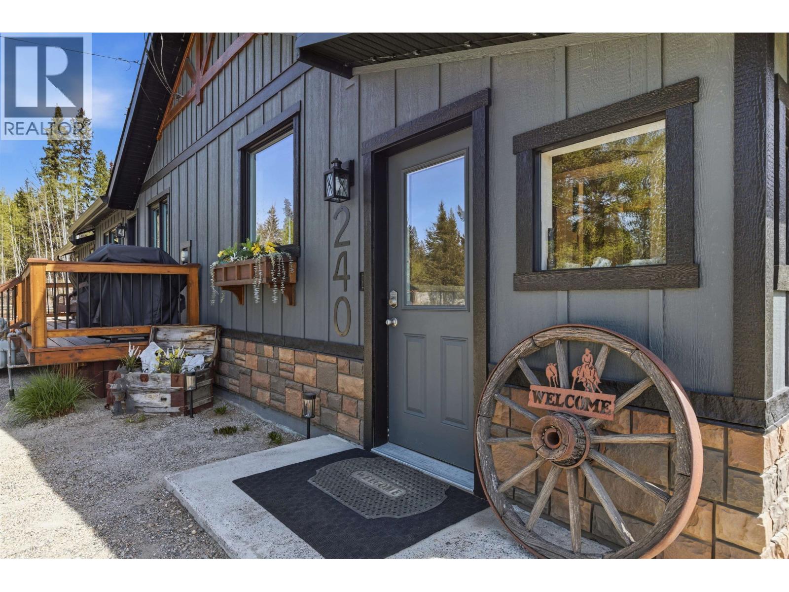 240 Likely Road, 150 Mile House, British Columbia  V0K 2G0 - Photo 5 - R3118877